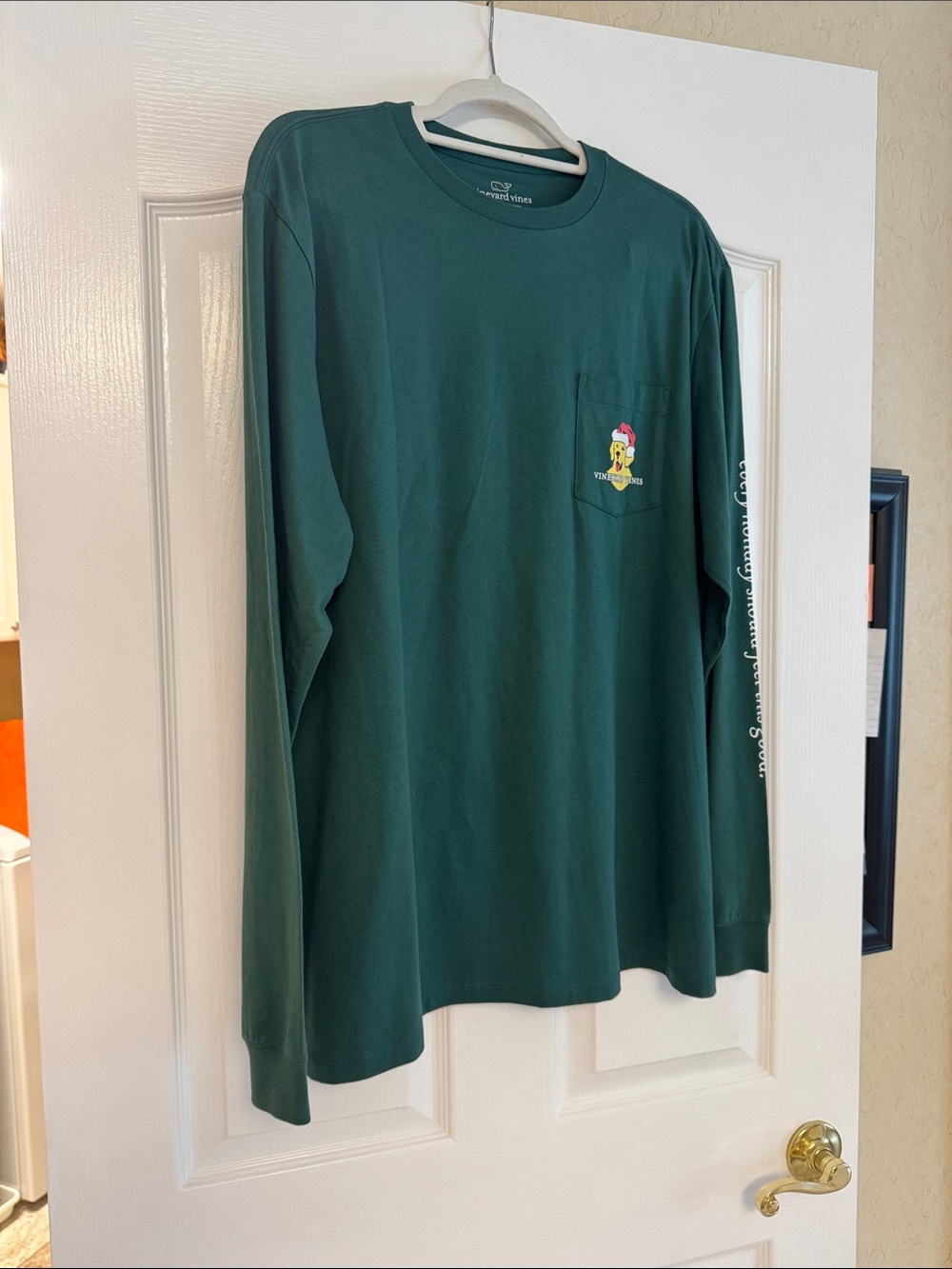 Vineyard Vines Men's Dark Green Long Sleeve Pocket Tee with Logo